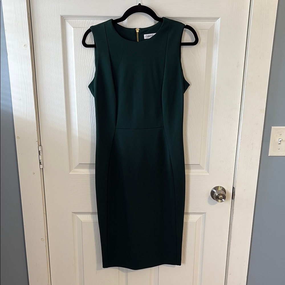 Elegant Green Sleeveless Dress